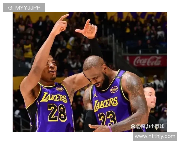 詹姆斯再迎里程碑 湖人客场胜国王