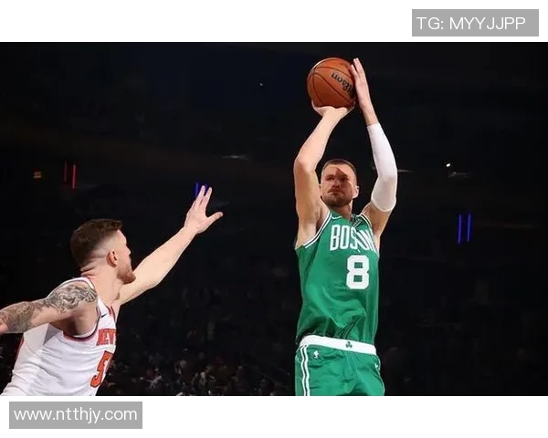 波尔津吉斯投篮低迷，罚球稳健拿下15分助阵