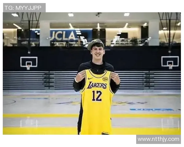 湖人国度：拉拉维亚自豪身披紫金战袍